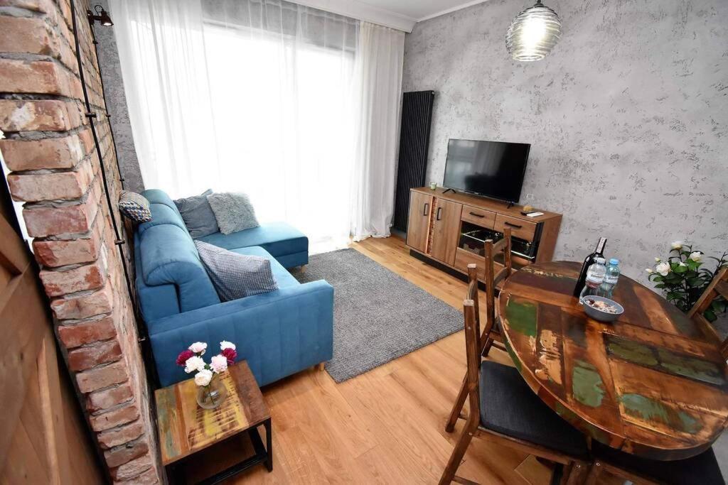 Apartament Blue Bastion Walowa 23C Z Klimatyzacja I Miejscem Parkingowym W Podziemnym Parkingu — Photos 1
